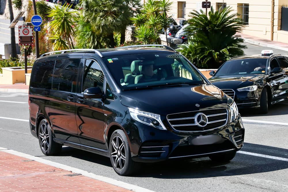 سيارة مع سائق في اسطنبول